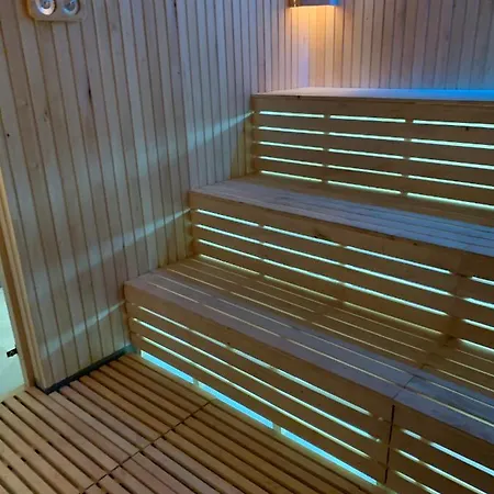Loft Wood Hotel *