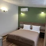 Loft Wood Hotel *