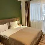 Loft Wood Hotel *