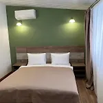 Loft Wood Hotel *