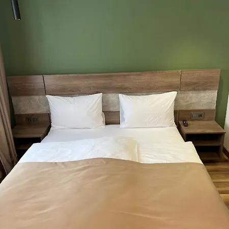 Loft Wood Hotel *