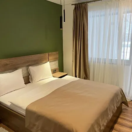 Loft Wood Hotel *