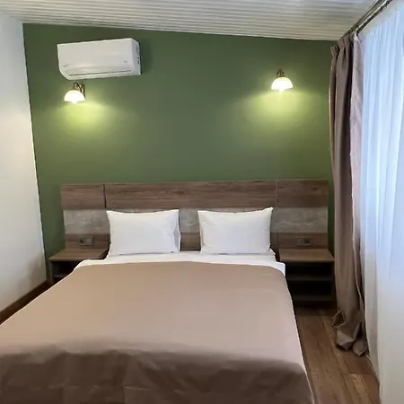 Loft Wood Hotel *